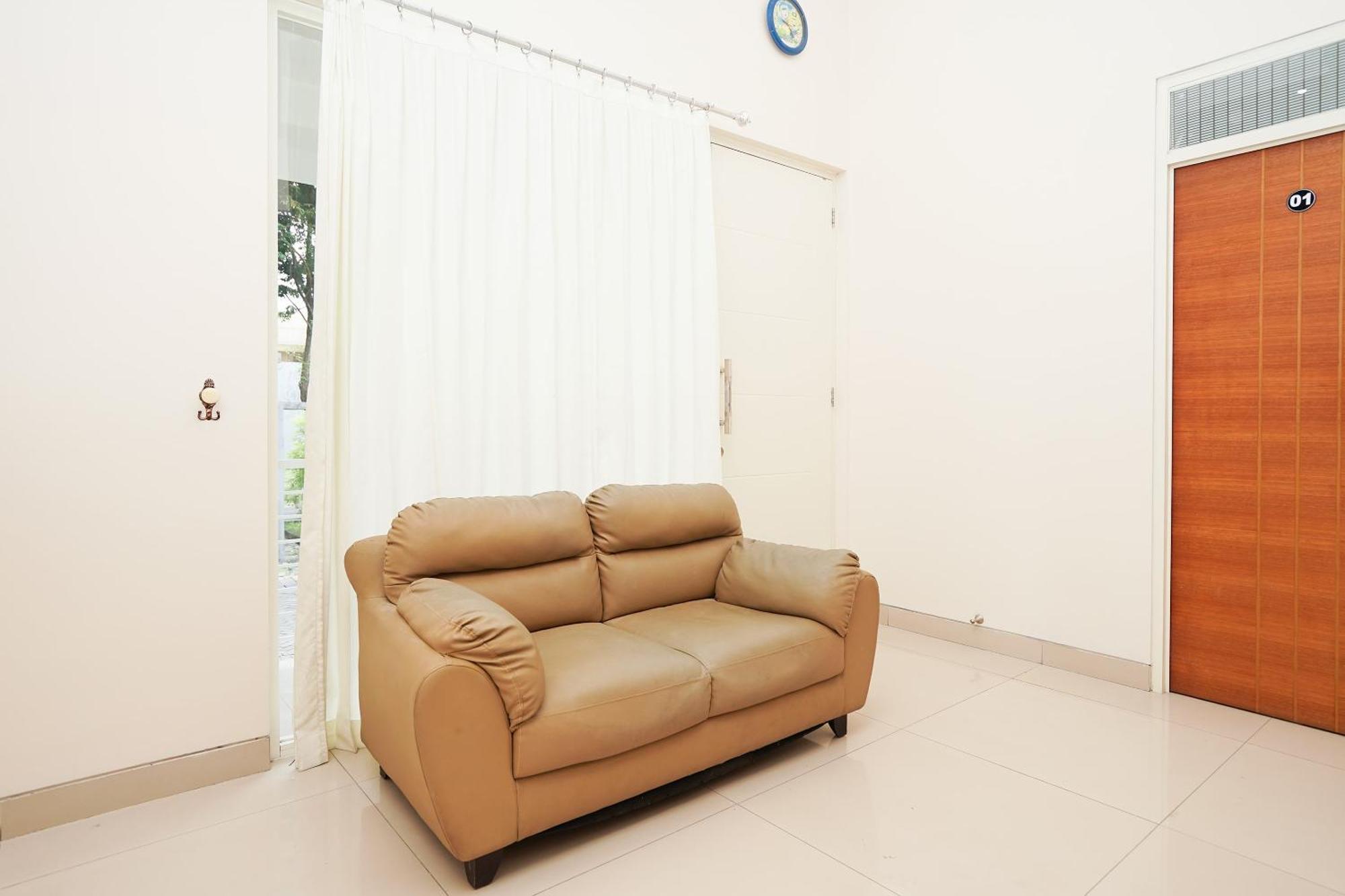 סוראבאיה Oyo 782 Menjangan Residence At Citraland 1 מראה חיצוני תמונה
