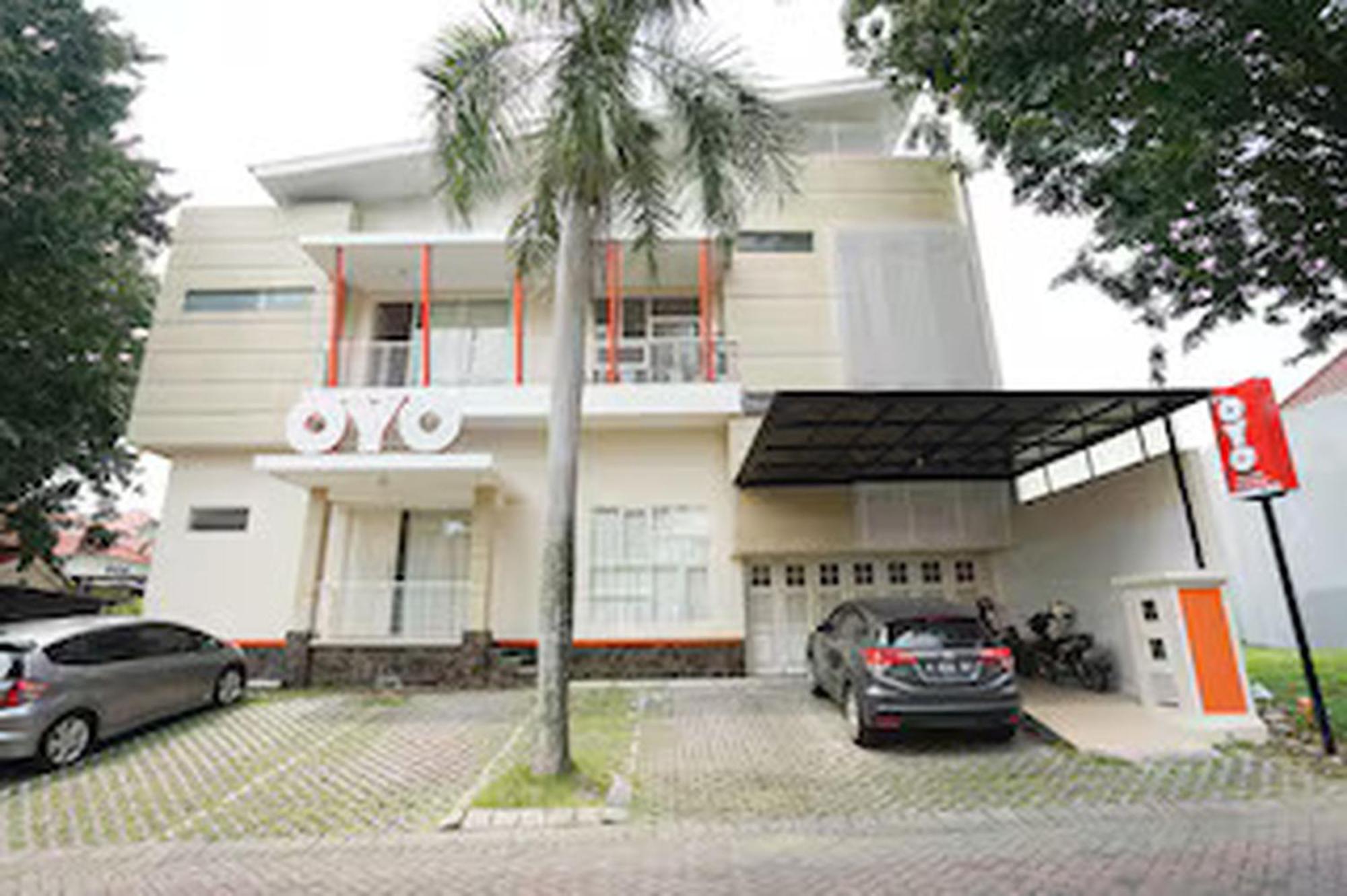 סוראבאיה Oyo 782 Menjangan Residence At Citraland 1 מראה חיצוני תמונה
