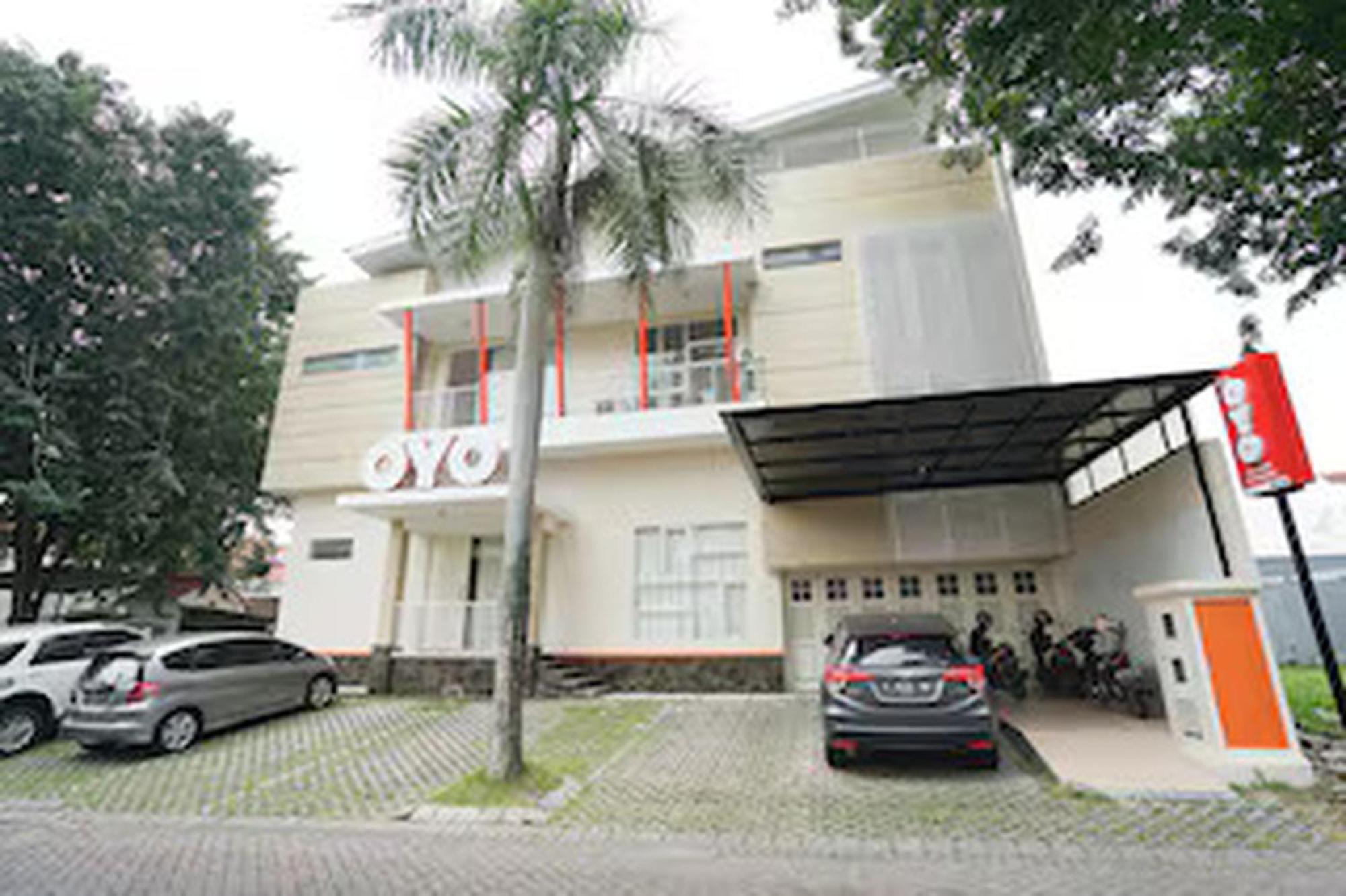 סוראבאיה Oyo 782 Menjangan Residence At Citraland 1 מראה חיצוני תמונה